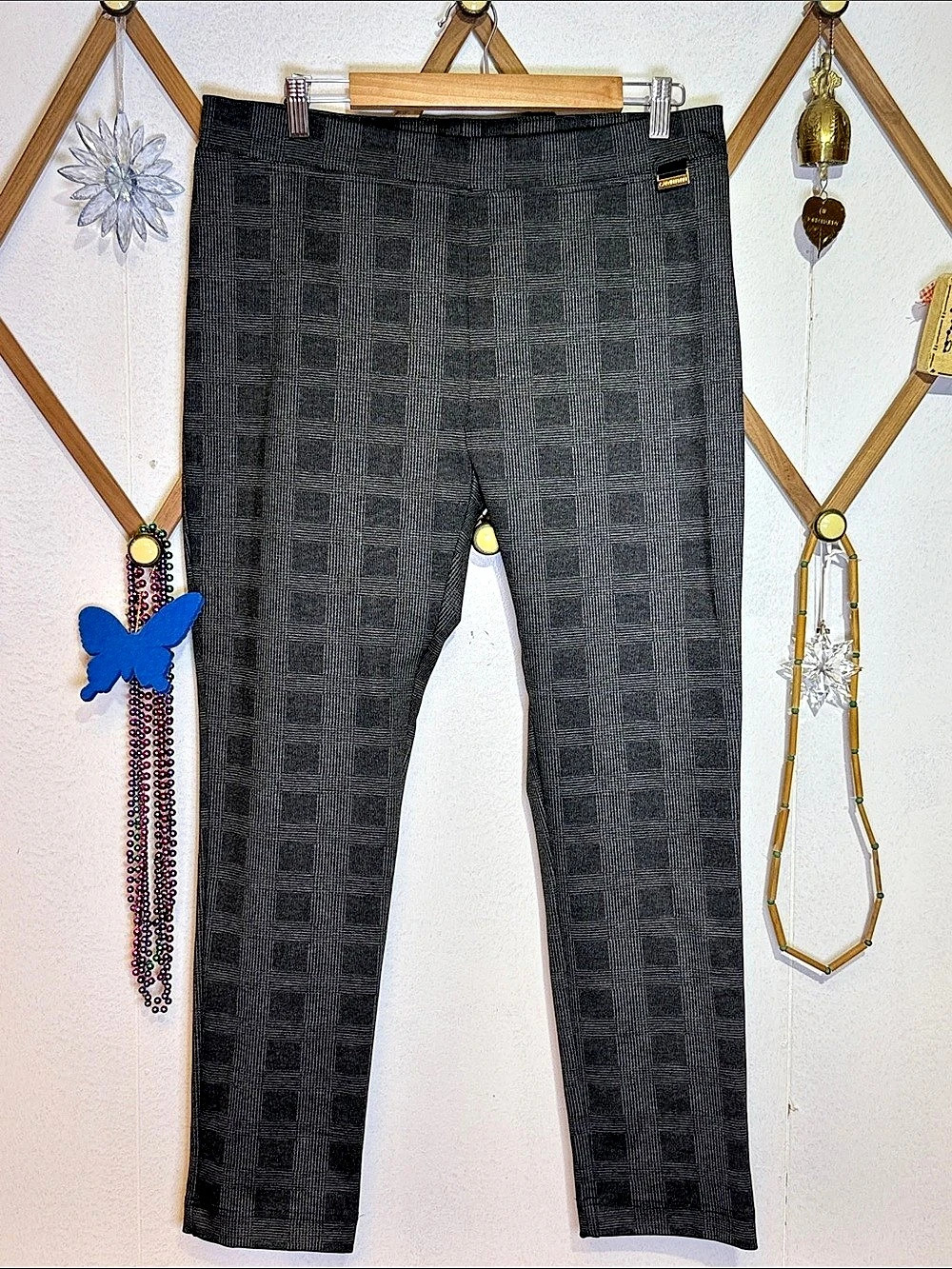Calvin Klein Pull On Stretch Pants Plaid Black & Gray Large